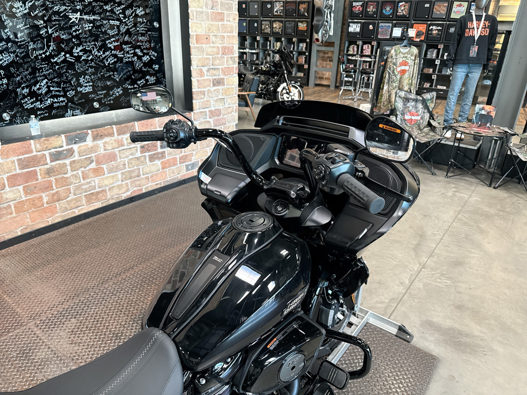 Road Glide®