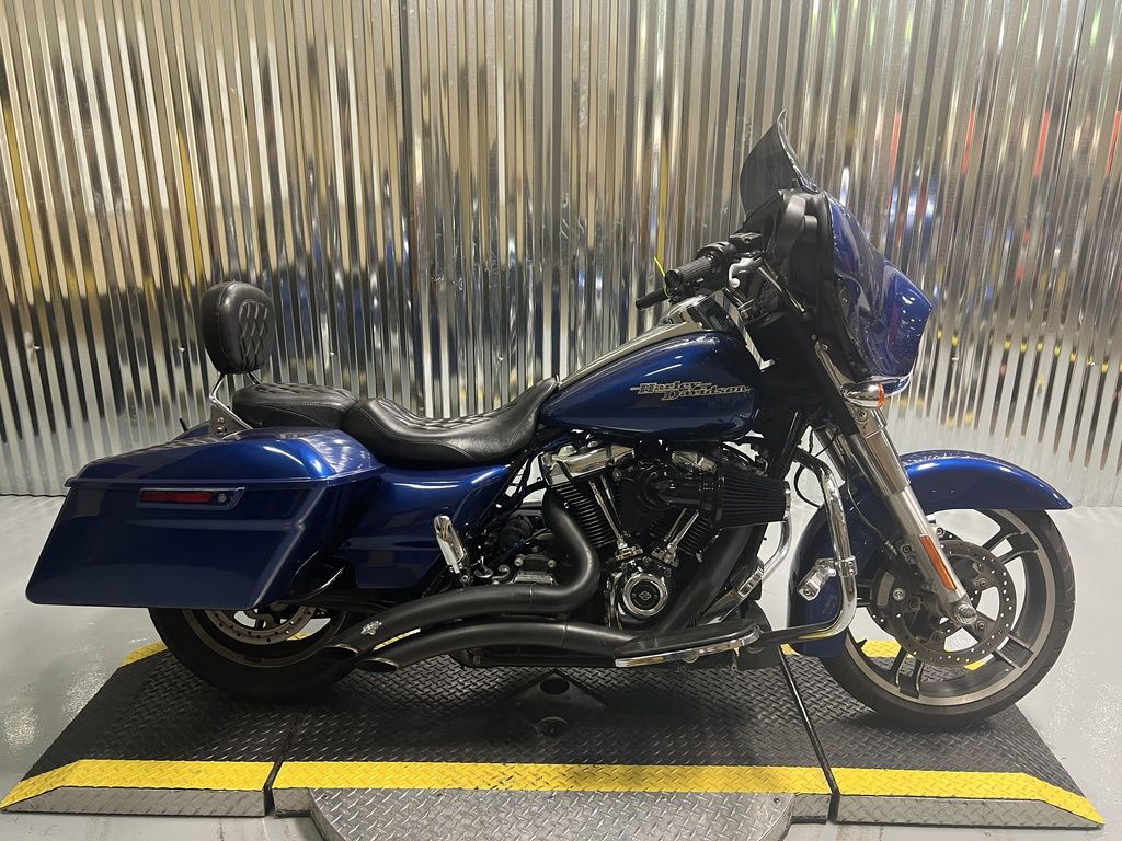 Street Glide®