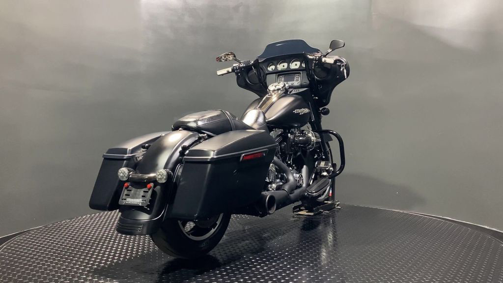 Street Glide®