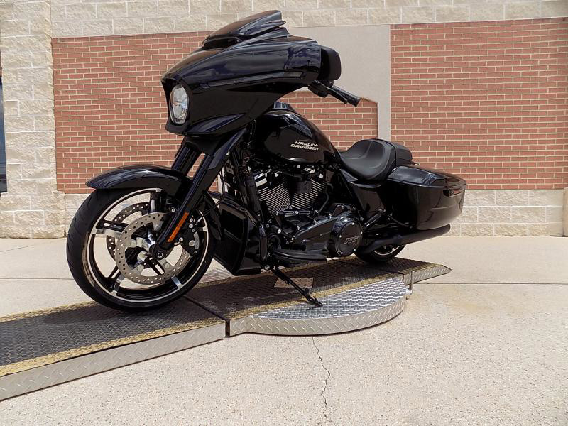 Street Glide®
