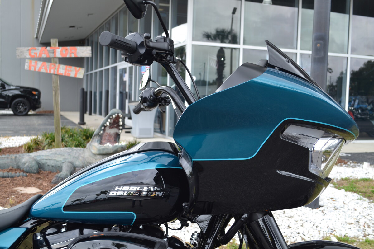 Road Glide®