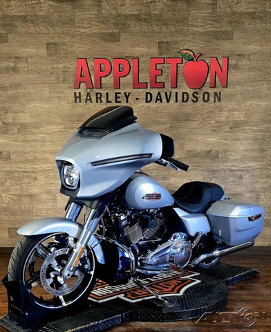 Street Glide®
