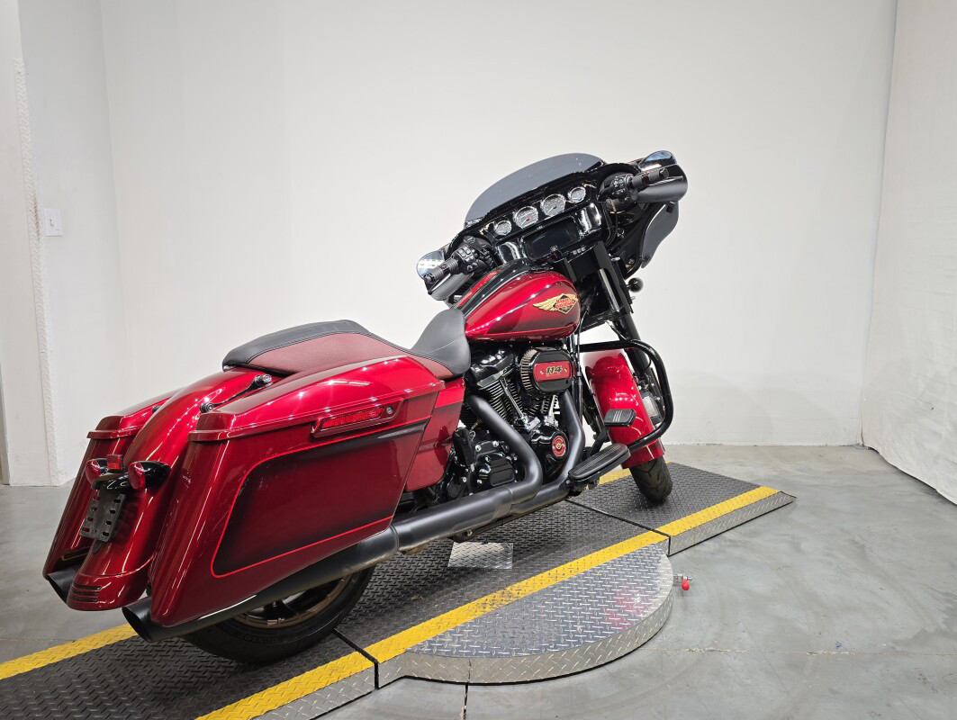 Street Glide®