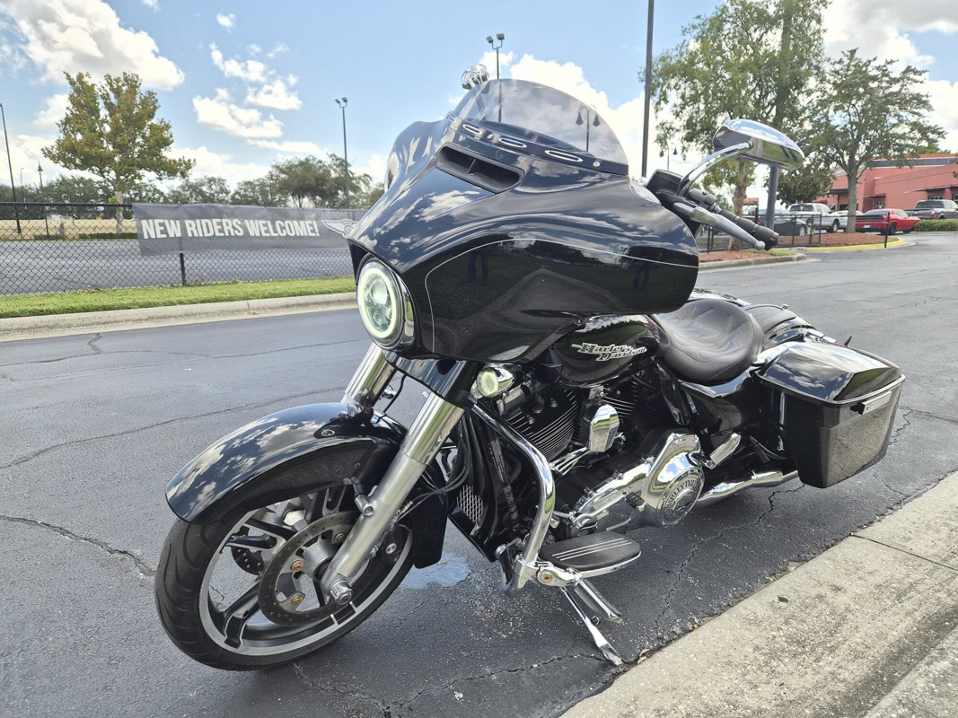 Street Glide® Special