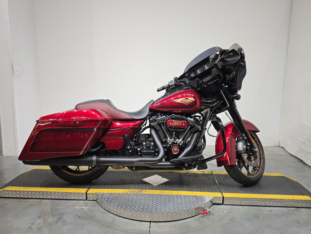 Street Glide®