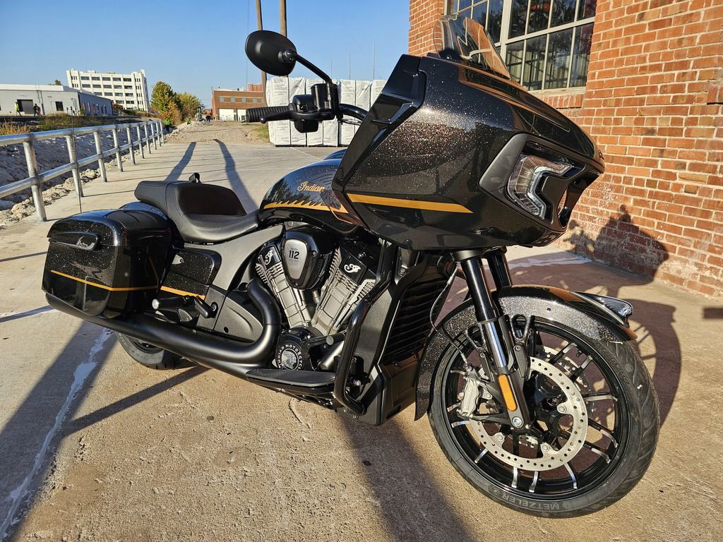 Challenger Dark Horse 112