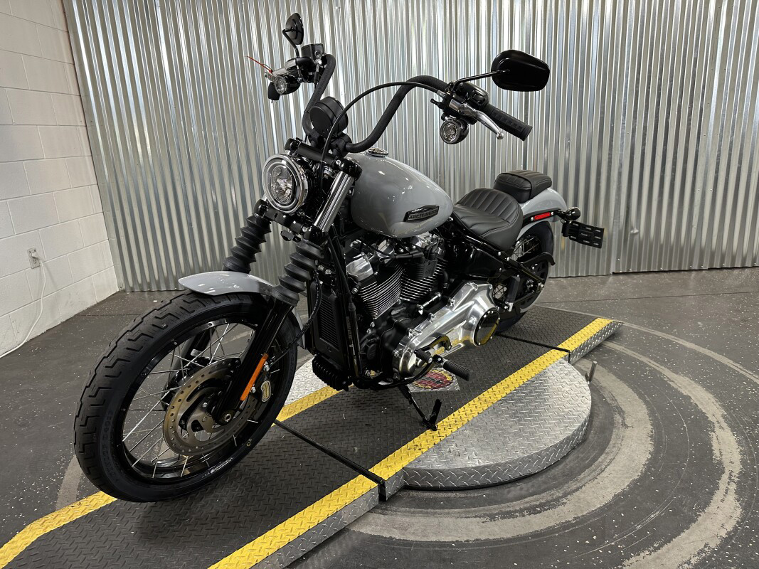 Street Bob®