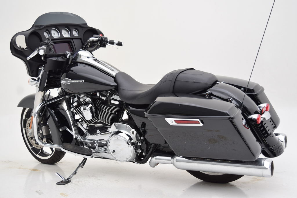 Street Glide®