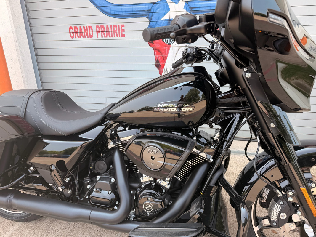 Street Glide®