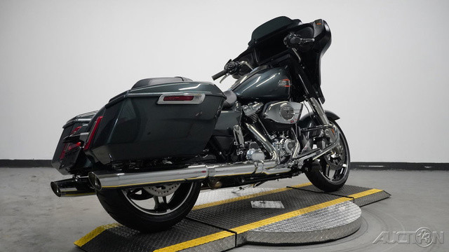 Street Glide®