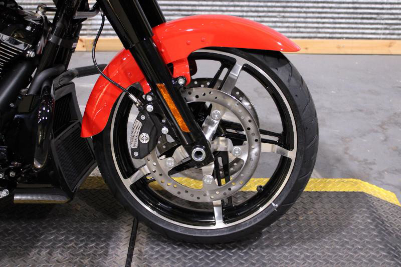 Road Glide®