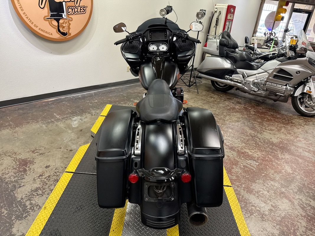 Road Glide®