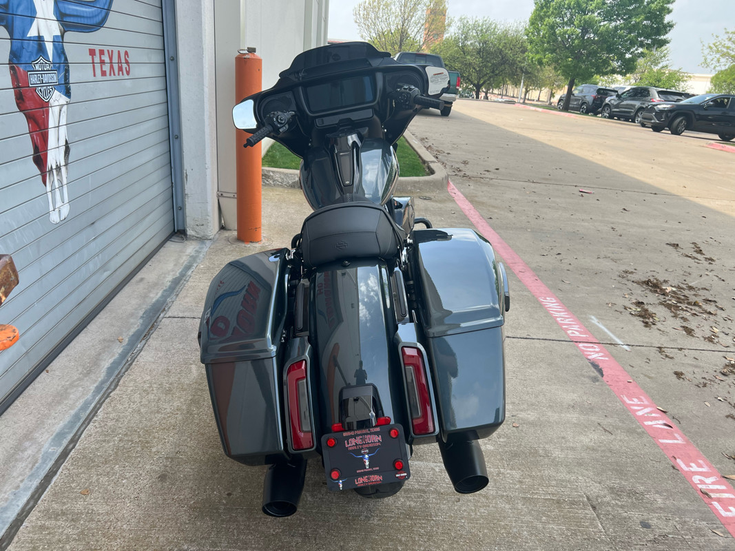 Street Glide®