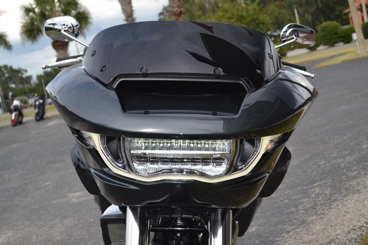 Road Glide®