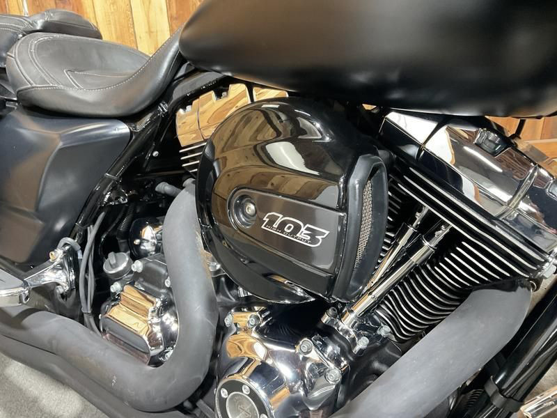 Road Glide®