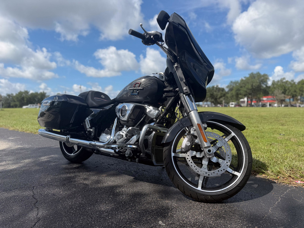 Street Glide®