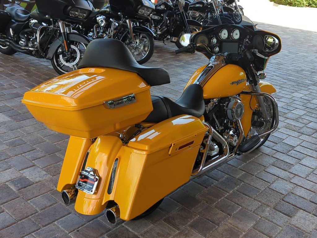 Street Glide®