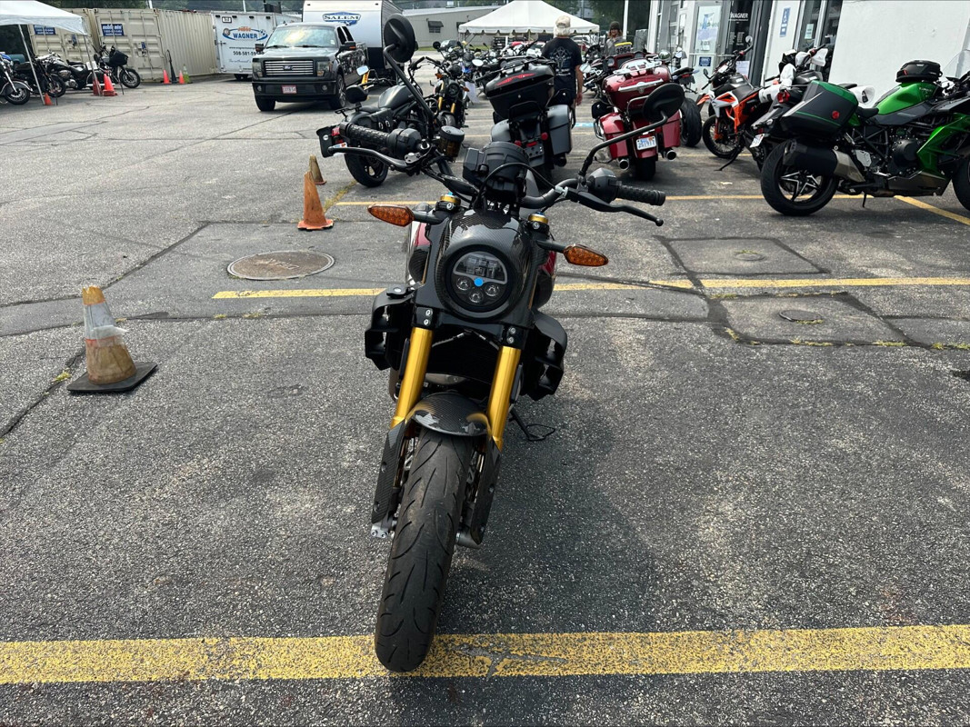FTR R Carbon