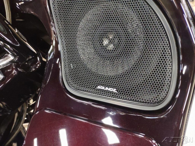 CVO® Road Glide® Limited Anniversary