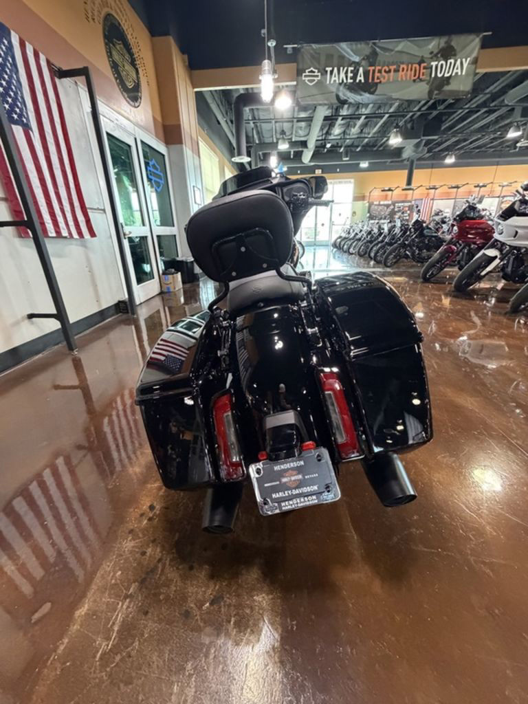 Street Glide®