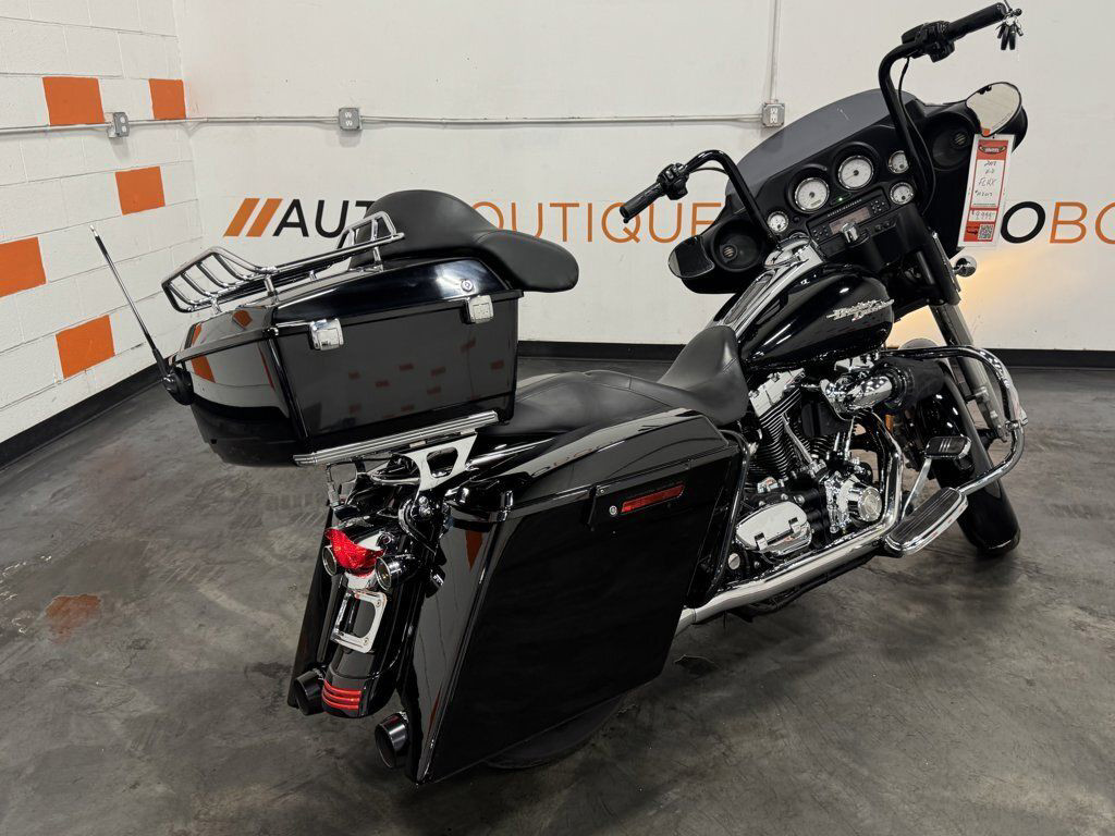 Street Glide®