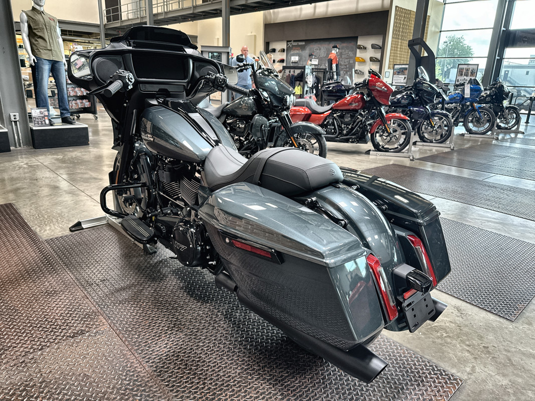 Street Glide®