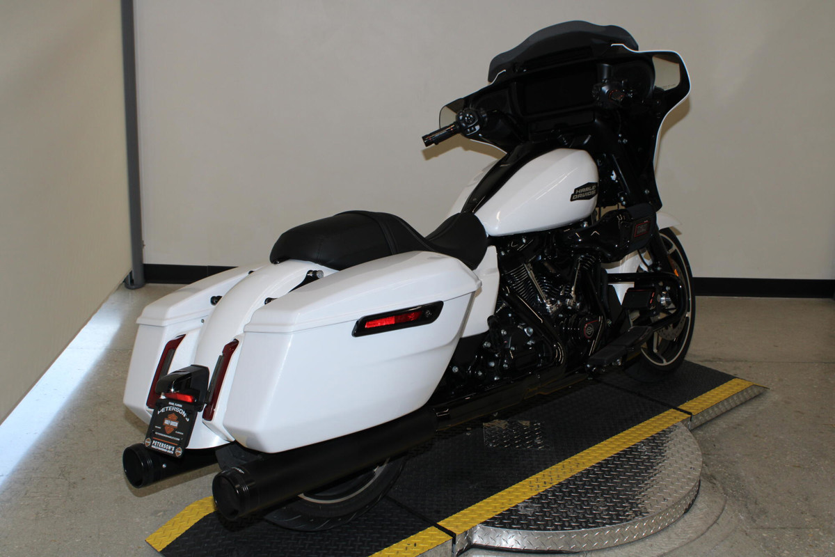 Street Glide®