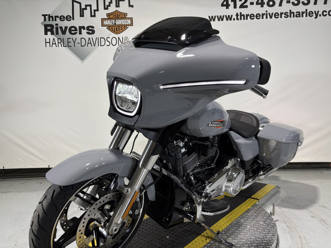 Street Glide®