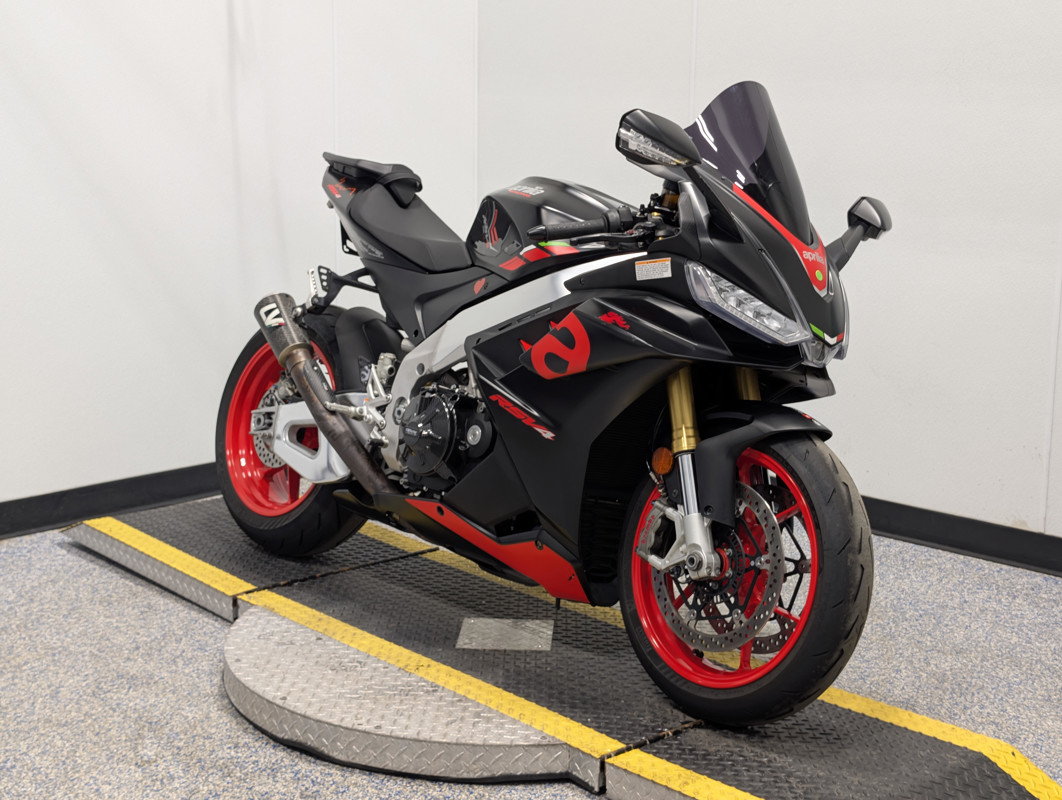 RSV4 1100