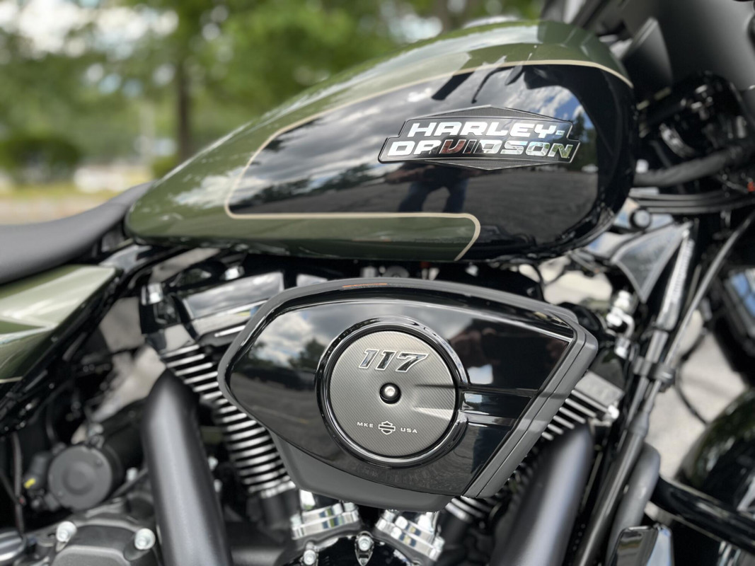 Street Glide®