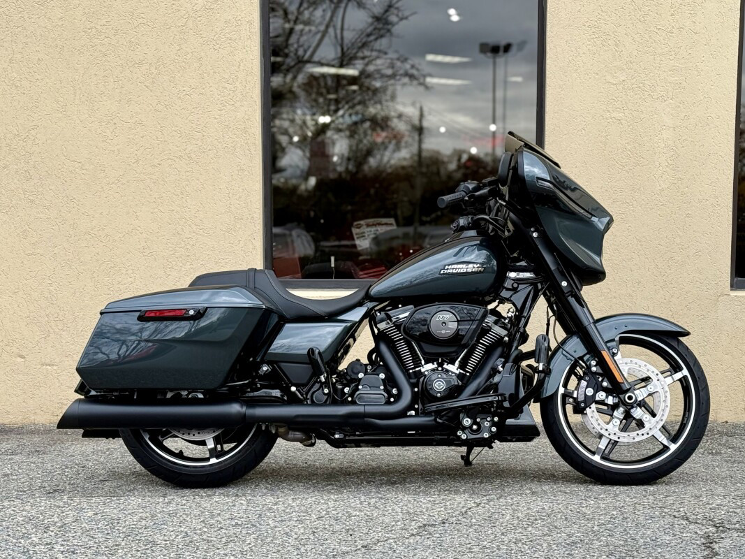 Street Glide®