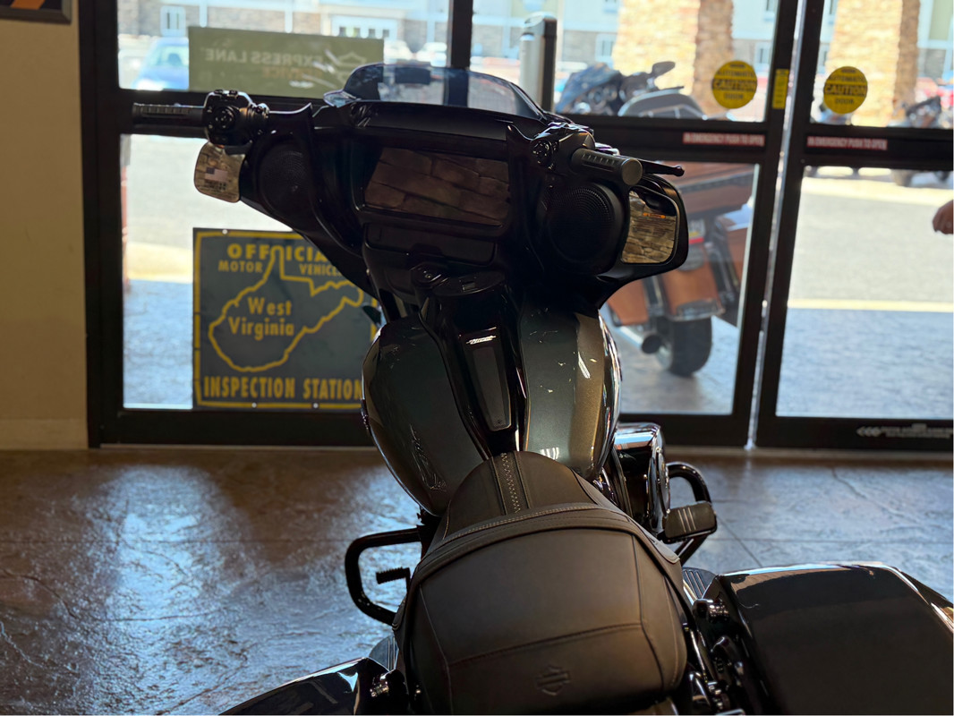 Street Glide®