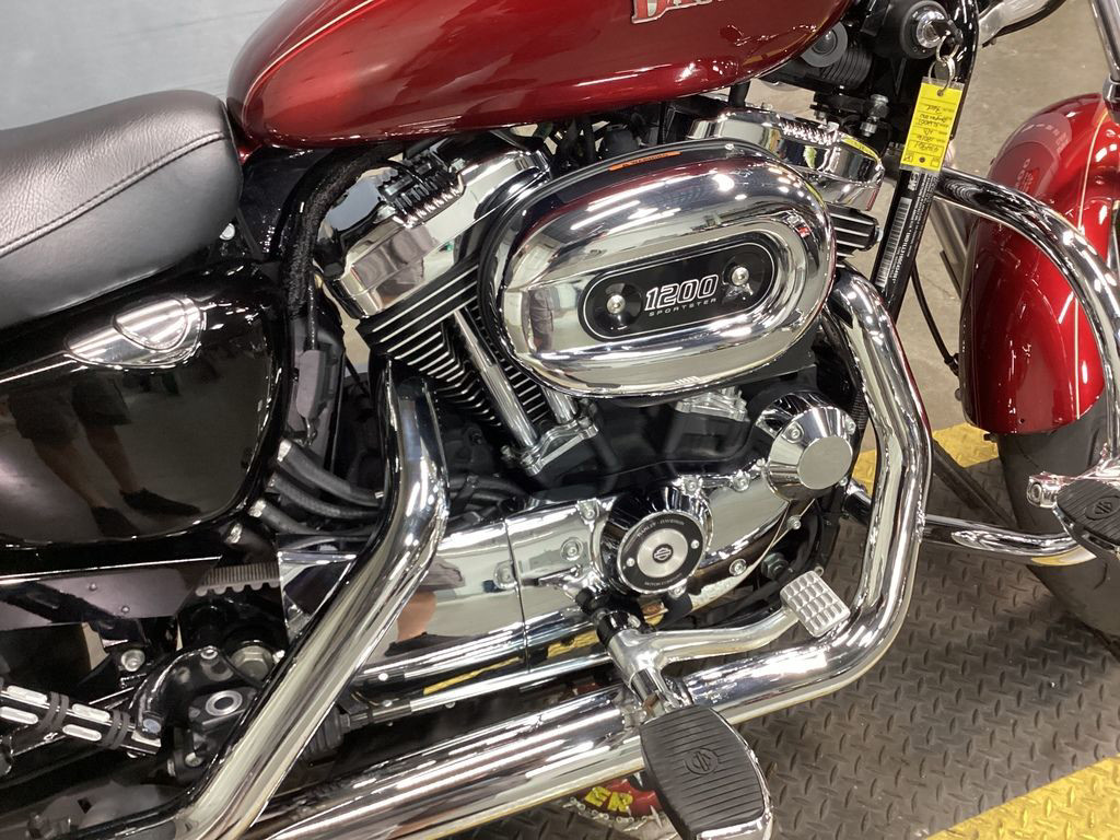 Sportster® SuperLow® 1200T