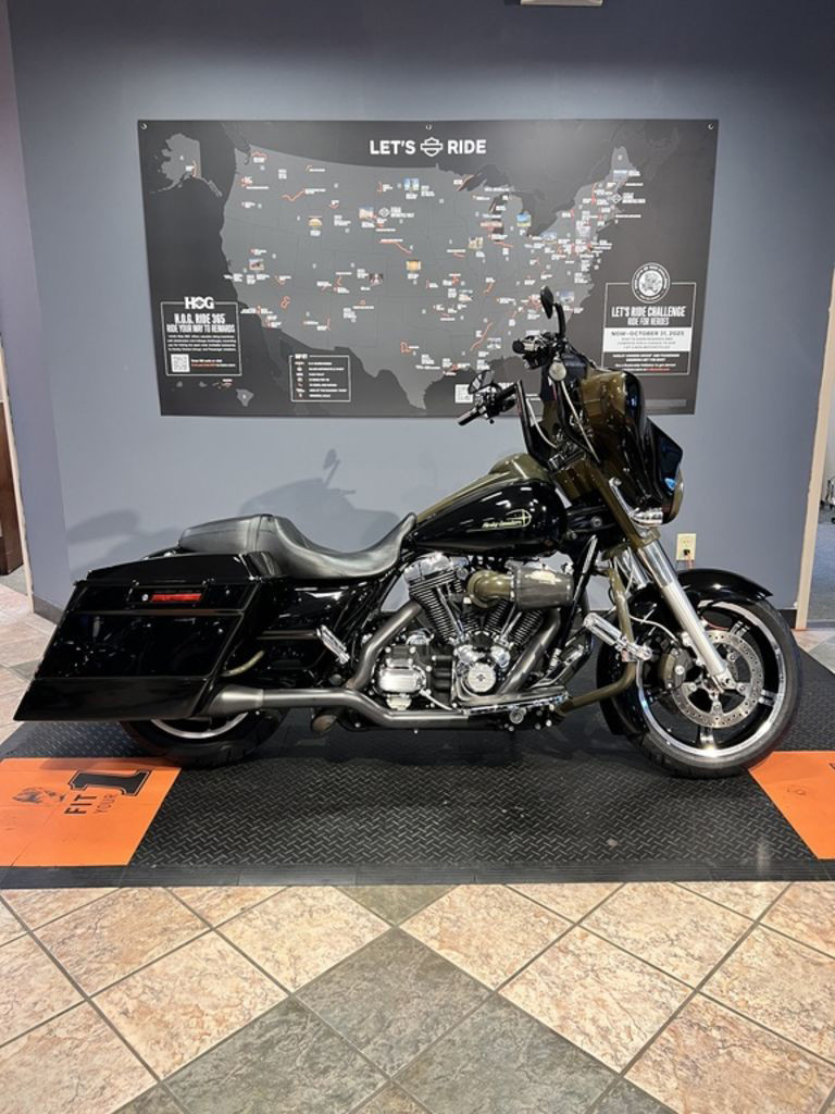 Street Glide®