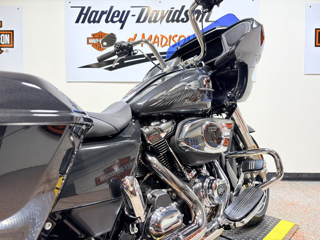 Road Glide®