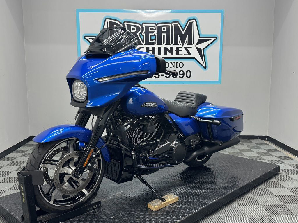 Street Glide®