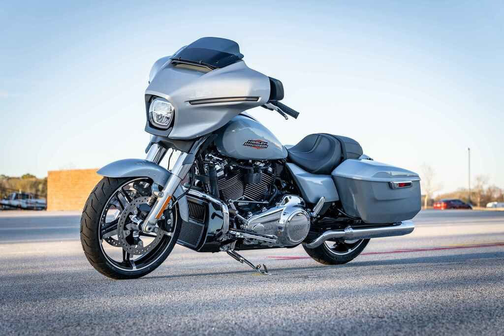 Street Glide®