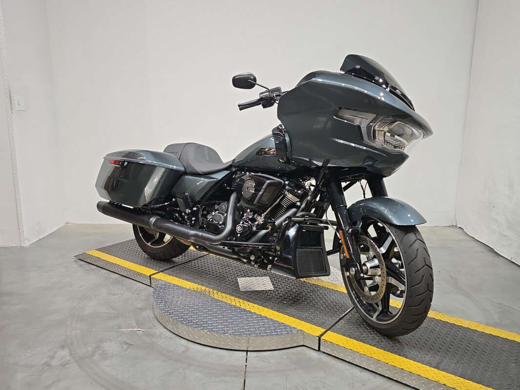Road Glide®
