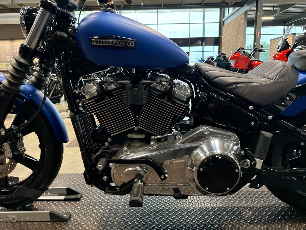 Street Bob®