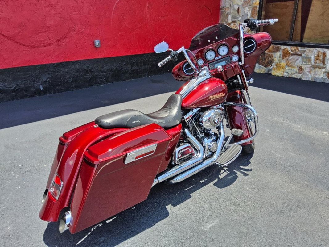 Street Glide®