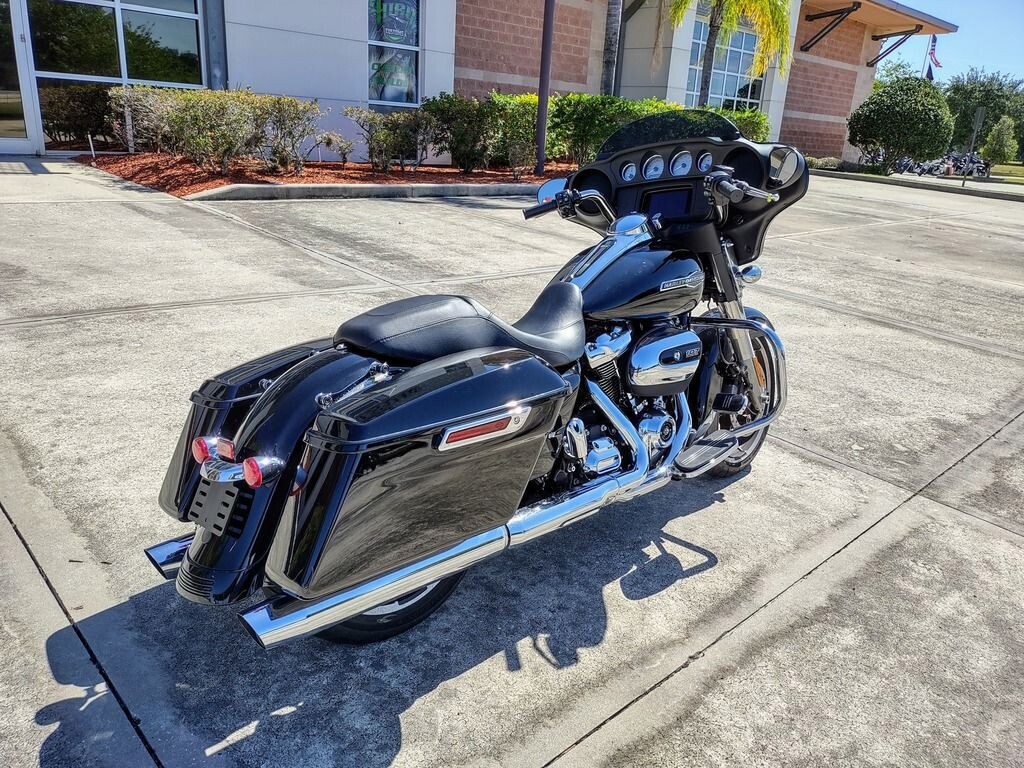 Street Glide®