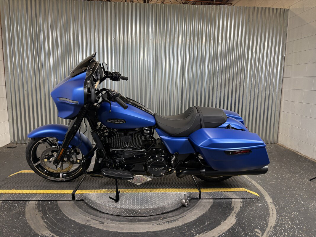 Street Glide®