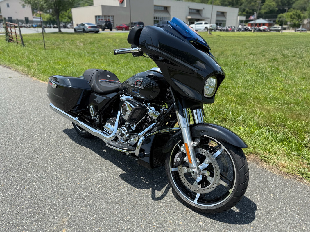 Street Glide®