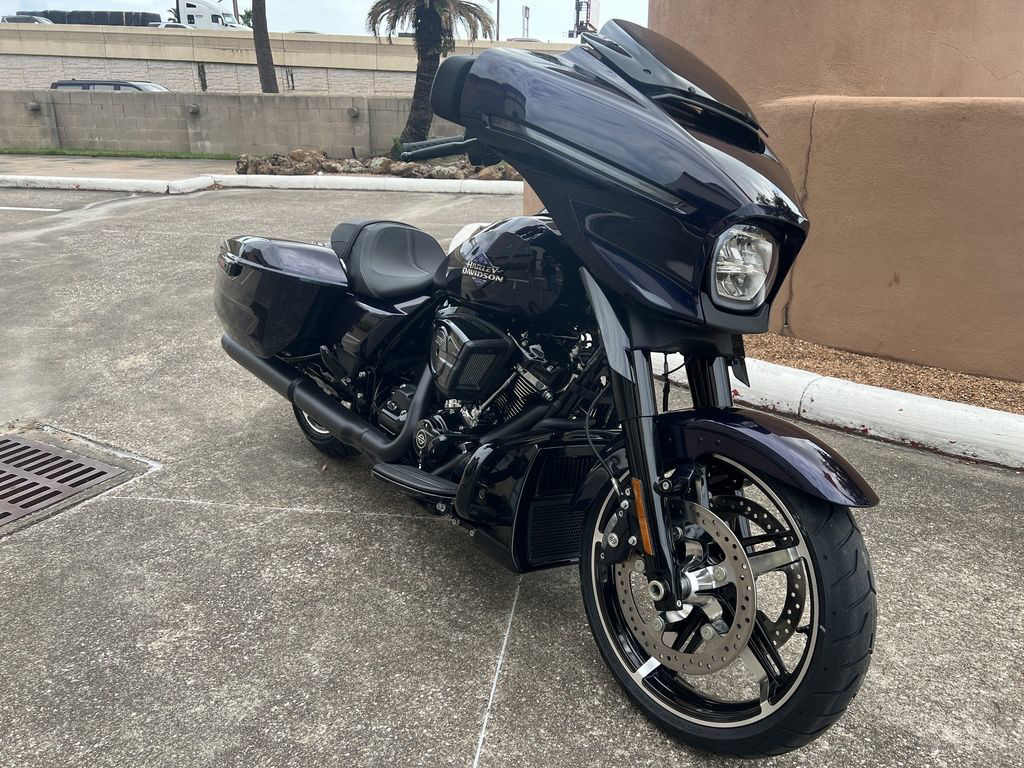 Street Glide®