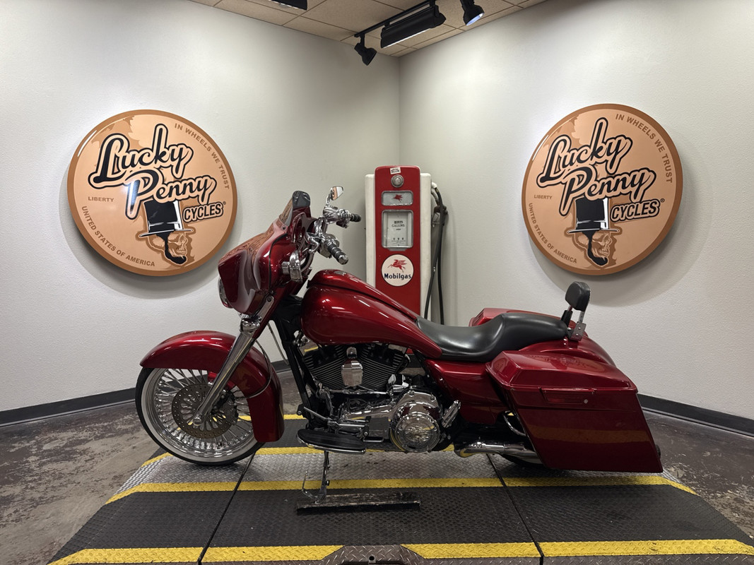 Street Glide®