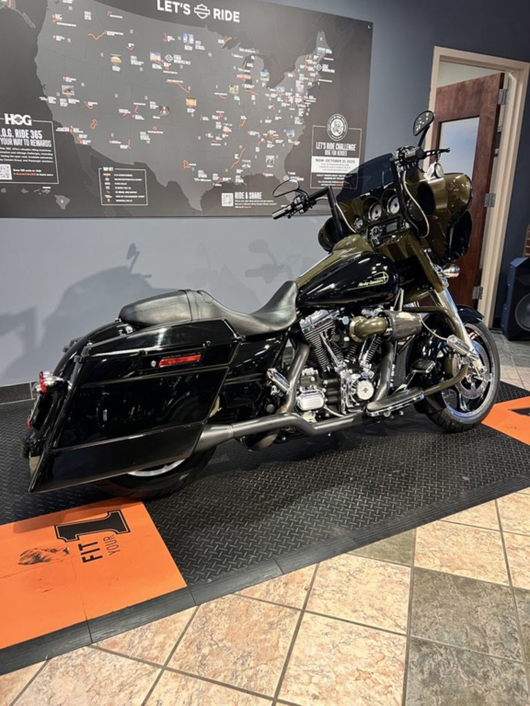 Street Glide®