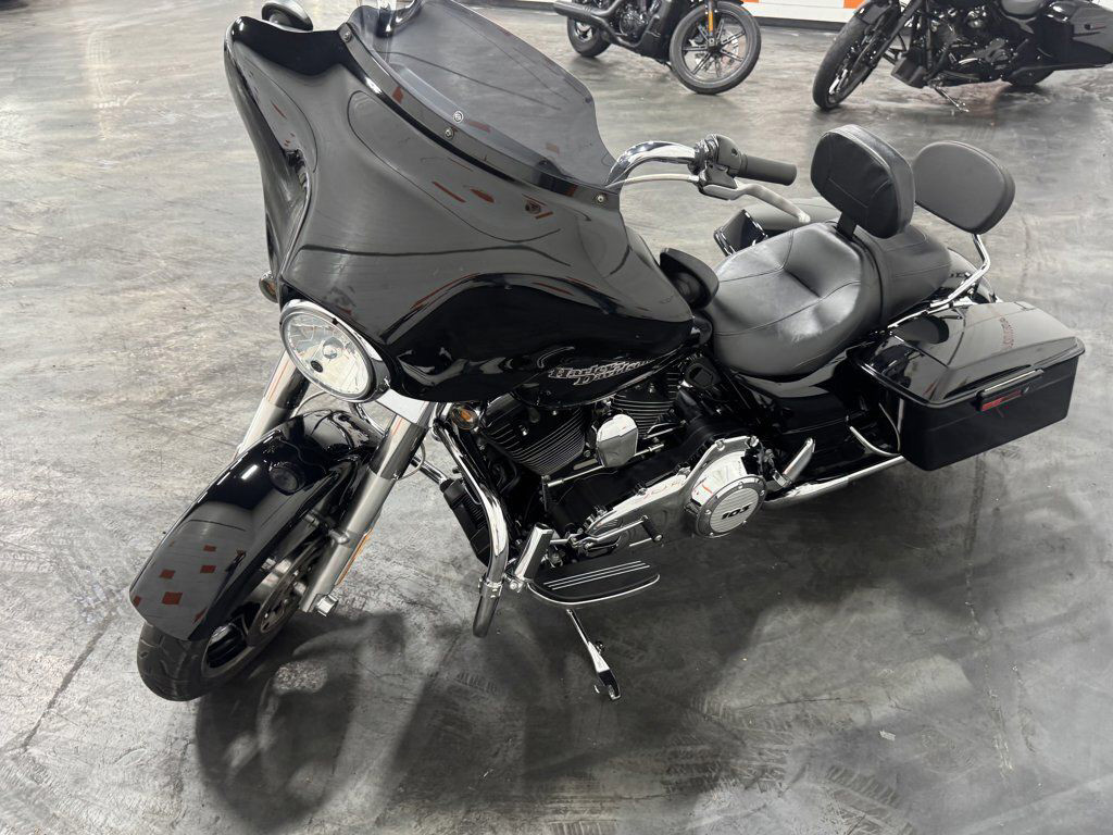 Street Glide®