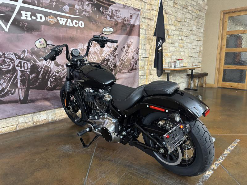 Street Bob®
