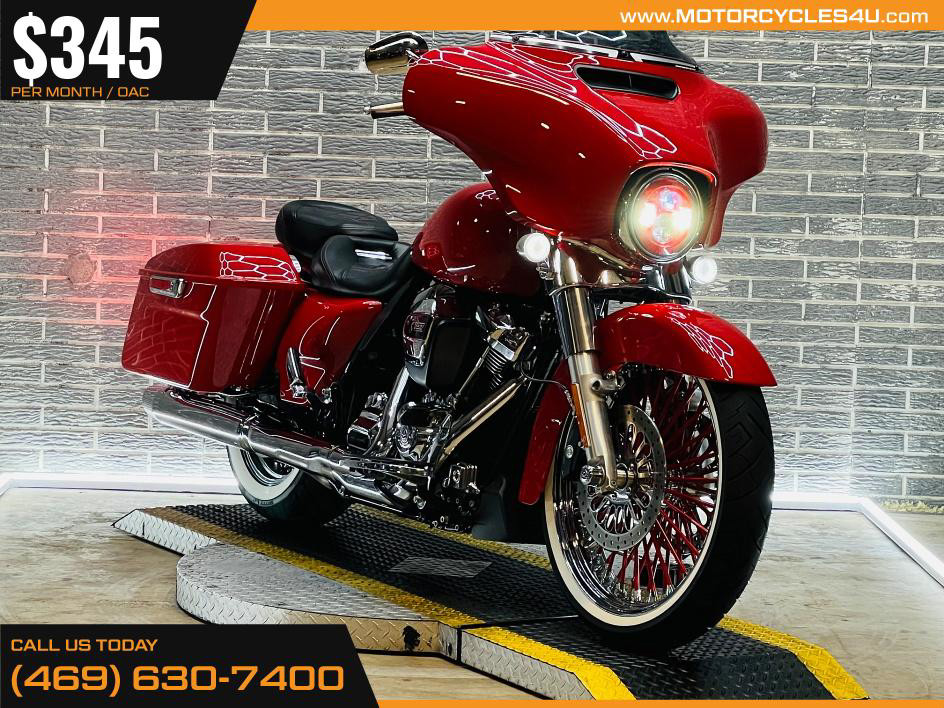 Street Glide®