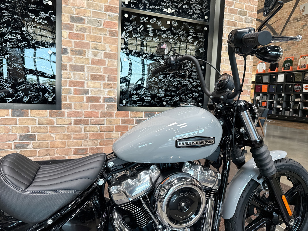 Street Bob®